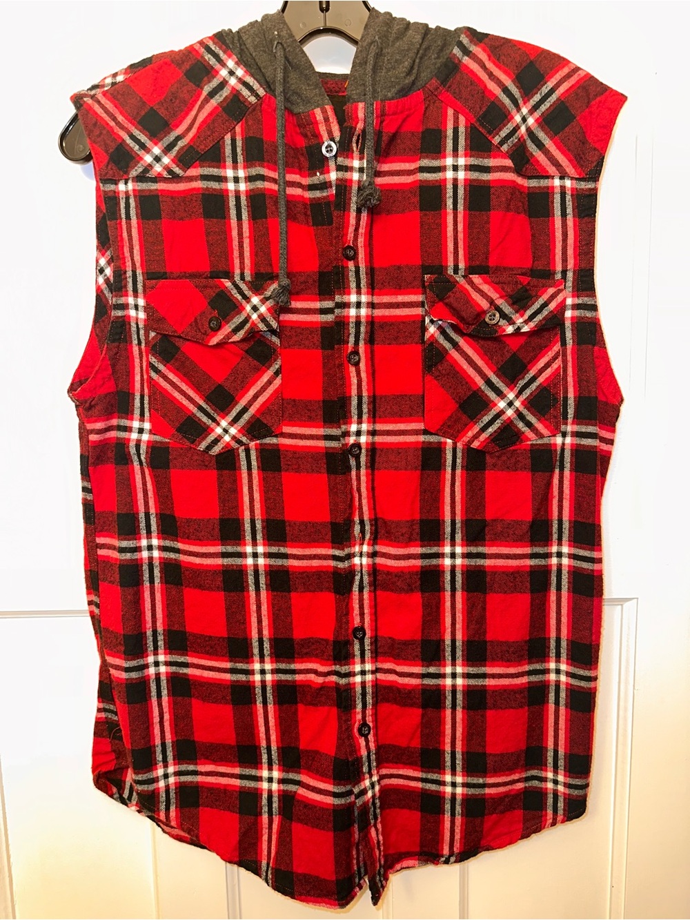 ⭐️ Urban Heritage Red & Black Plaid Sleeveless Hooded Button-Up Shirt